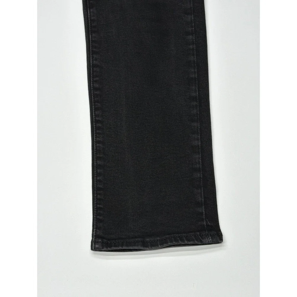 Levis own piece